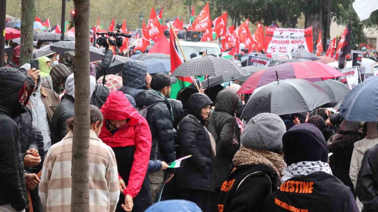 Fransa’da Filistin’e destek yürüyüşü