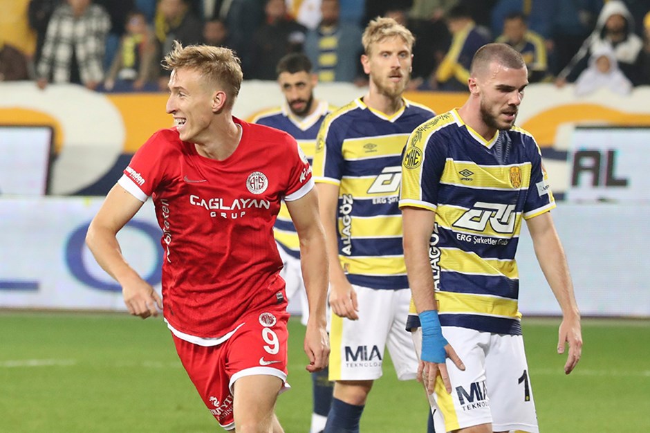 Bitexen Antalyaspor'dan başkentte gol şov