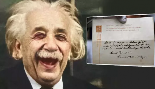 Einstein bahşiş yerine garsona iki not verdi! Notların birinde formül yazıyordu... O formül öyle bir fiyata satıldı ki