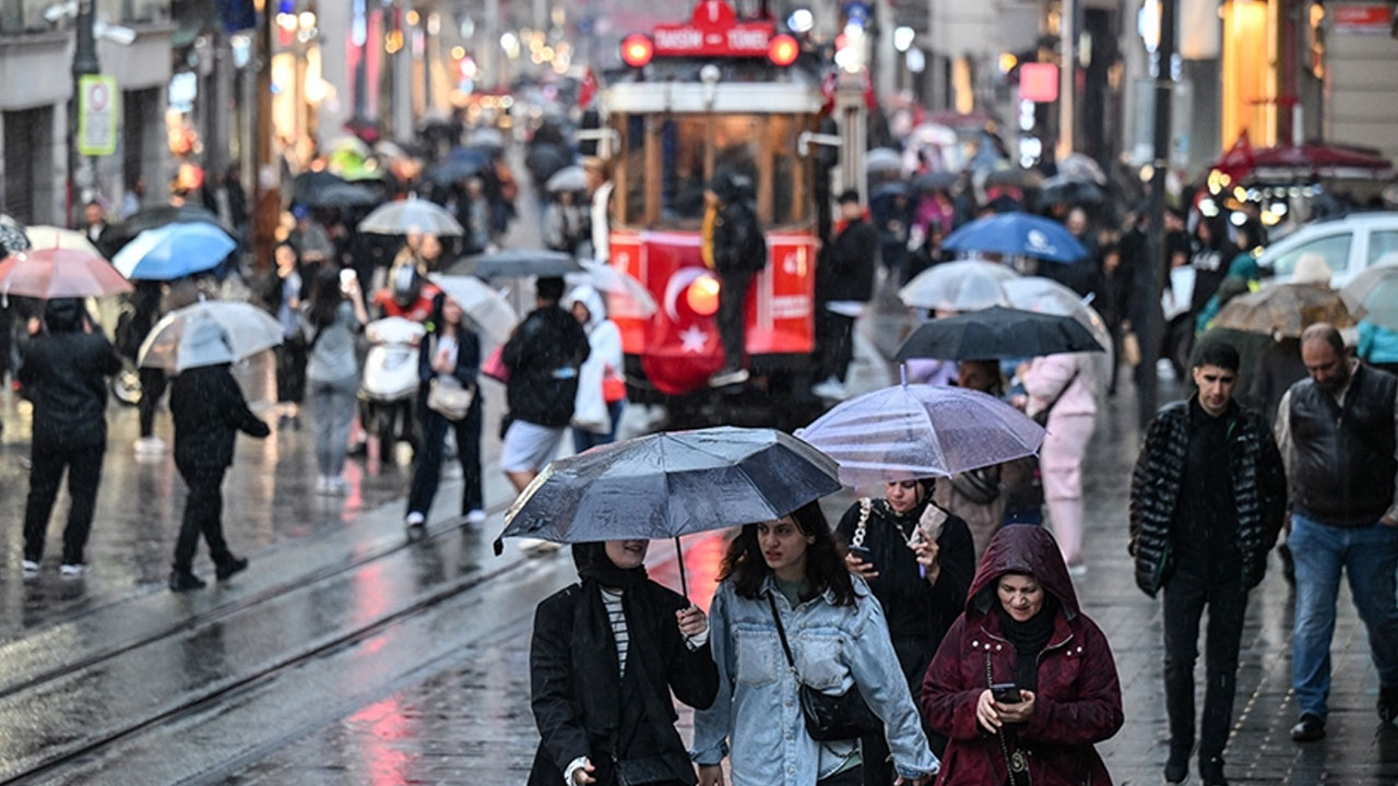 İstanbul'a peş peşe uyarı: Sağanak kuvvetli geliyor