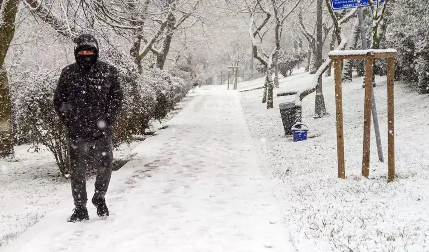 İstanbul'da sıcaklık 12 derece birden düşecek! Kar geliyor