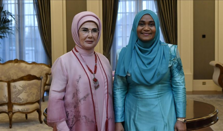 Emine Erdoğan, Maldivler Cumhurbaşkanı Muizzu'nun eşi Sajidha Mohamed ile görüştü