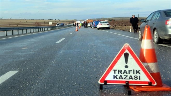 Şarampole devrilen otomobilde 3 kişi yaralandı