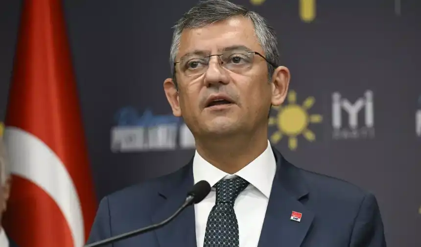 AK Parti'den Özgür Özel'e zor soru: Sizin bunlardan haberiniz yok muydu?