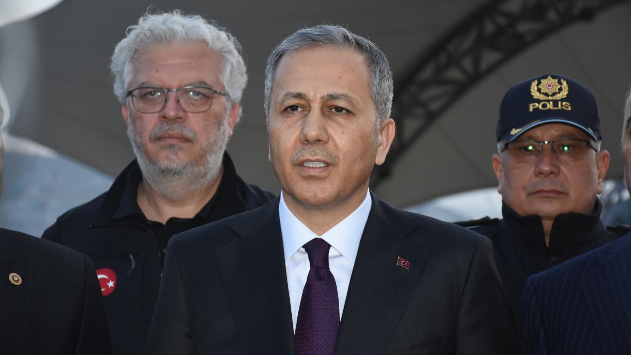 Bakan Yerlikaya: Kayıp 7 personeli arama çalışmalarımız devam ediyor