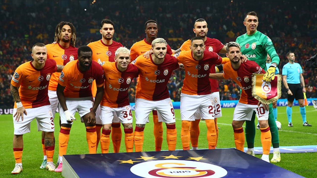 Galatasaray'da iki isim yol ayrımında