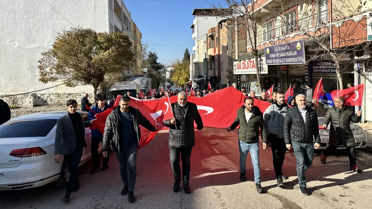 Şehit olan 12 askerimiz için yürüdüler