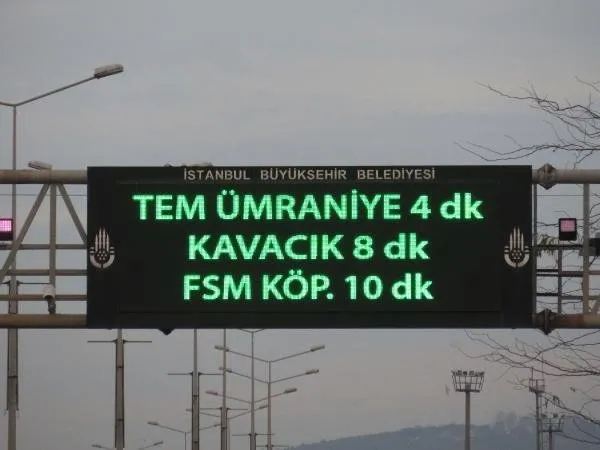 0x0-istanbulda-yilin-ilk-gununde-yollar-bos-kaldi-1704093315554