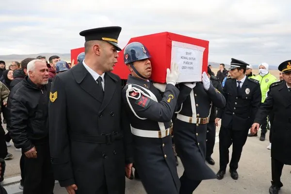 0X0 Sehit Gokhan Delen Ve Kemal Baturun Naaslari Nevsehirden Memleketlerine Ugurlandisehit Yakini Bugun Aglamak Yo 1705158401180