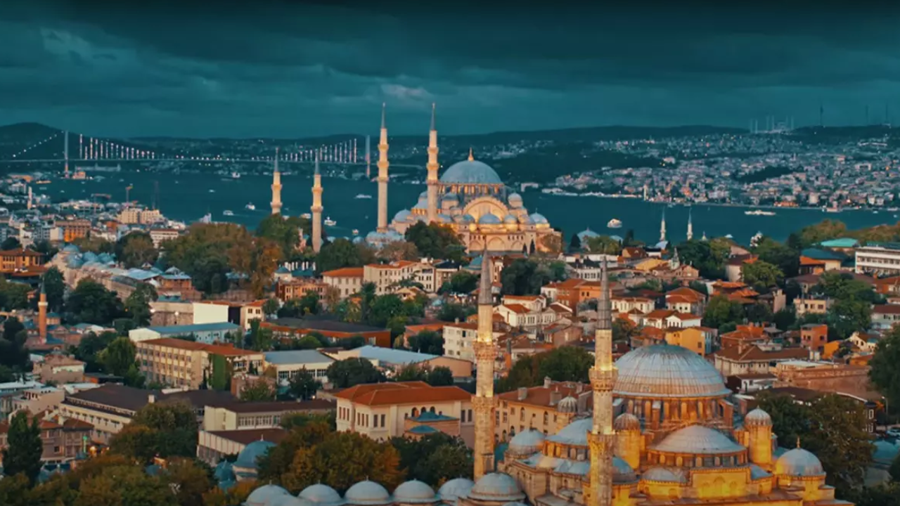 AK Parti'den yeni seçim şarkısı: "Sevdamızsın İstanbul"