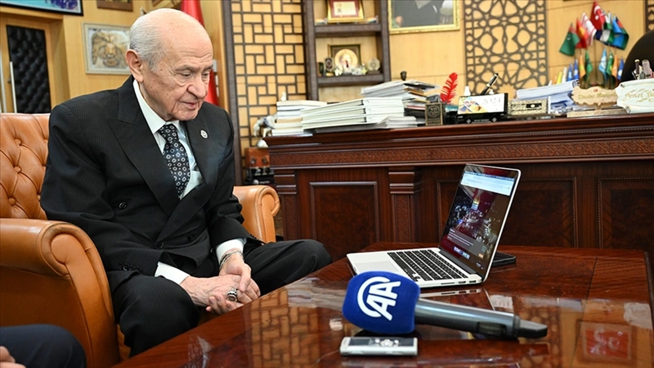 MHP Lideri Devlet Bahçeli, AA'nın "Yılın Kareleri" oylamasına katıldı