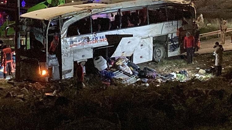 Mersin'de korkunç kaza!  Yolcu otobüsü devrildi: 9 ölü, 30 yaralı