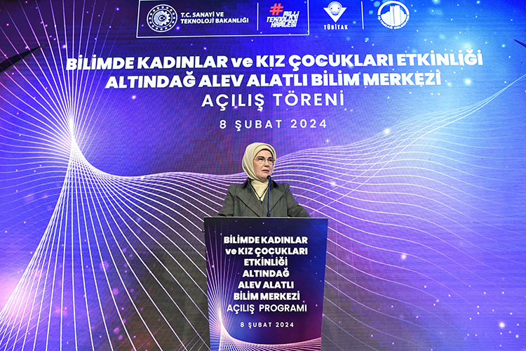 Emine Erdoğan, Altındağ'da Yazar Alev Alatlı'nın adı verilen bilim merkezinin açılışını yaptı