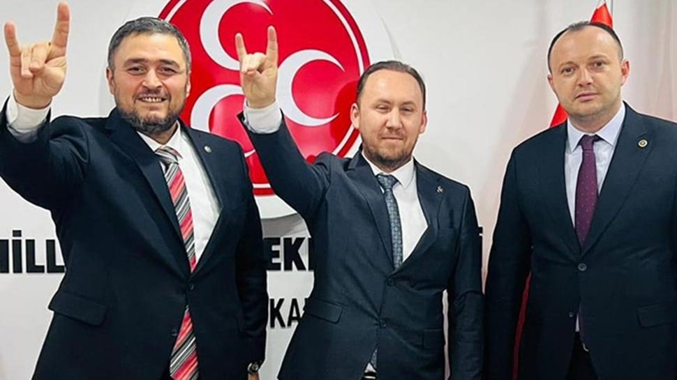 Toplu istifa: Hep birlikte MHP'ye geçtiler