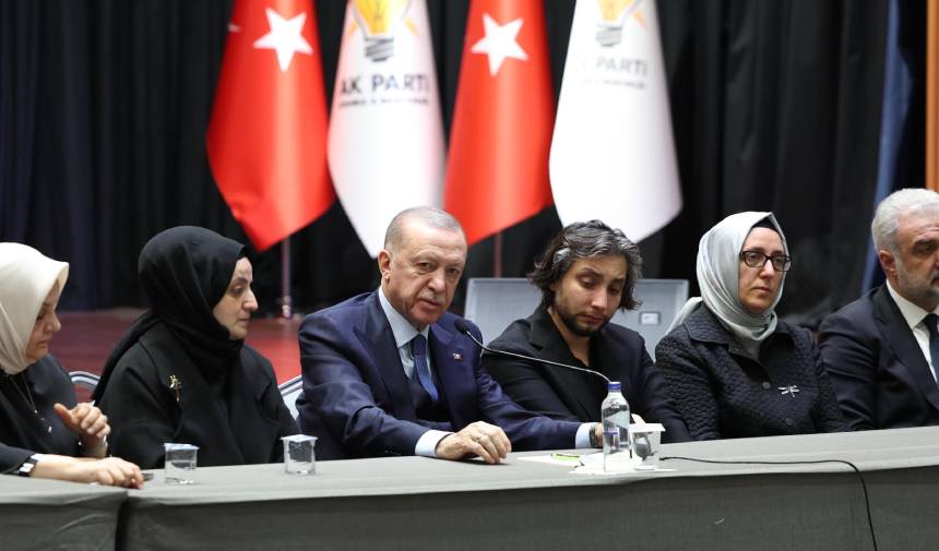 Cumhurbaşkanı Erdoğan'dan AK Parti İstanbul İl Başkanlığına taziye ziyareti