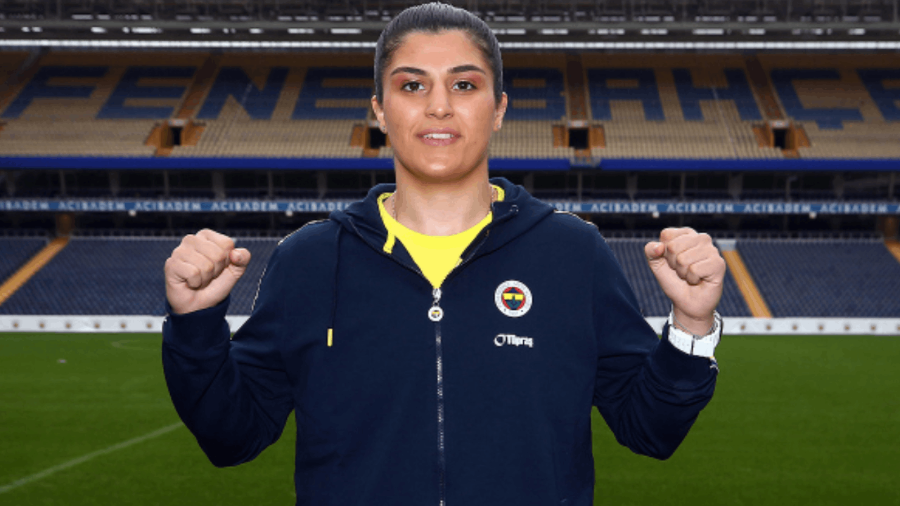 Busenaz Sürmeneli Fenerbahçe'de