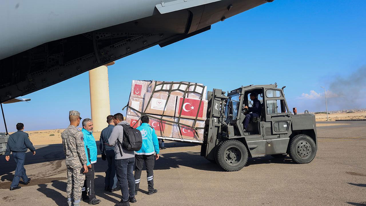 Türkiye'nin Gazze için yardımları Mısır'da