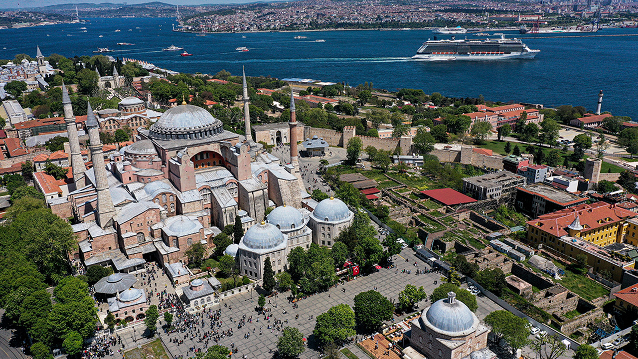 İstanbul'a gelen turist sayısı 17 milyonu aştı