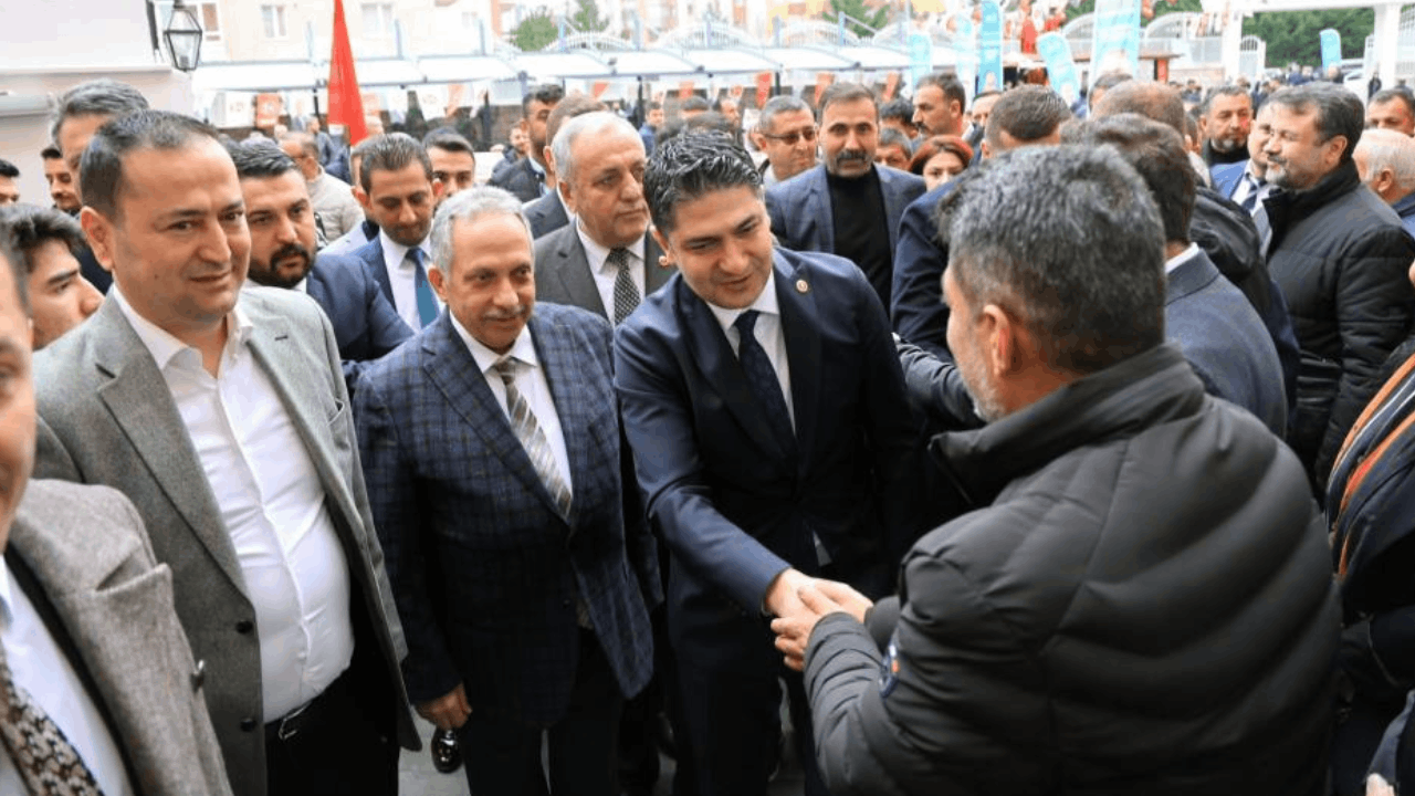 MHP’li Özdemir: Mustafa başkan, Türkiye’ye mal olmuş kıymetli bir isim