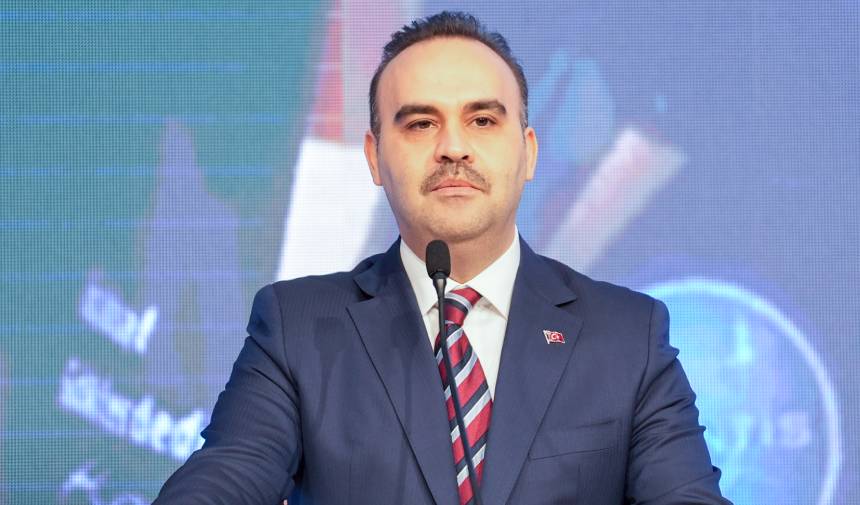 Bakan Kacır: Gökyüzünü Türk'ün çelik kanatları yaptık