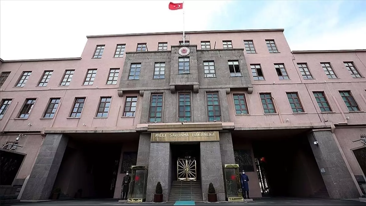 MSB'den ''Piyade Okul Komutanlığı'' kararı! Disipline sevk edilen personel TSK'dan atıldı