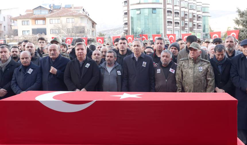 Şehit Ay, memleketi Erzincan'da son yolculuğuna uğurlandı