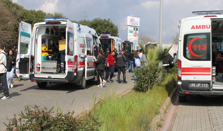 Aydın'da yolcu minibüsü devrildi, çok sayıda yaralı var