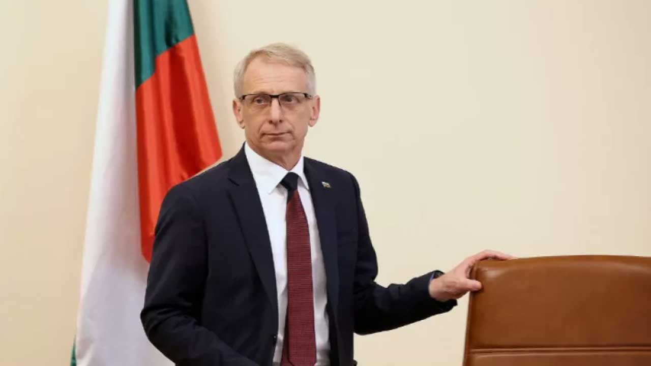 Bulgaristan Başbakanı Denkov istifasını parlamentoya sundu