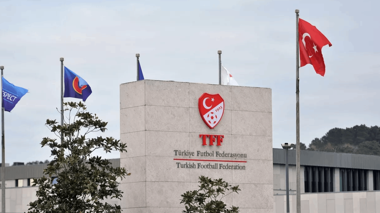 TFF'de Talat Papatya istifa etti