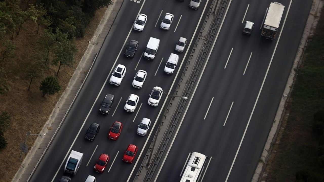 Bayramda otoyolları kullanan araç sayısı 11,2 milyon!