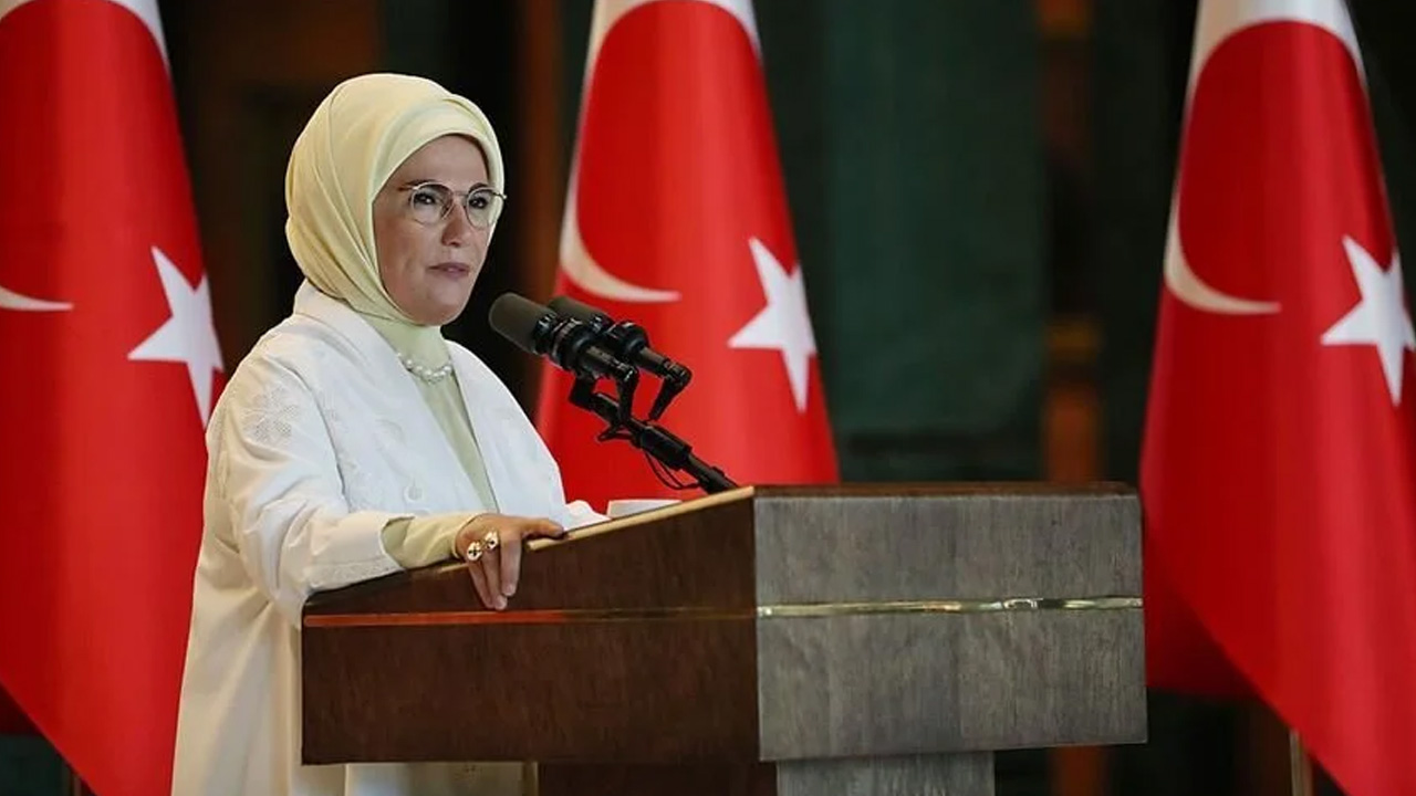 Emine Erdoğan: "Kadir Gecesi mazlum ve mağdurlara özgürlük getirsin"