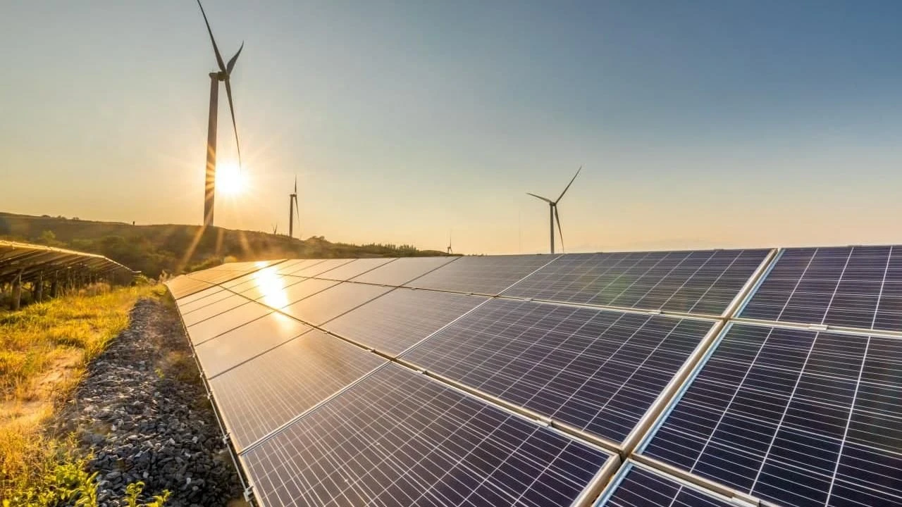 Suudi Arabistan Enerji Bakanı, küresel olarak yeşil enerjiye geçiş için bir plan olmadığını söyledi