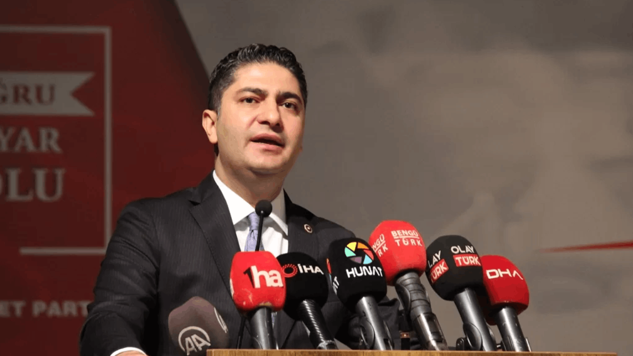 MHP'li Özdemir: "Bize ait olan adalarımızı verelim mi diyorlar?"