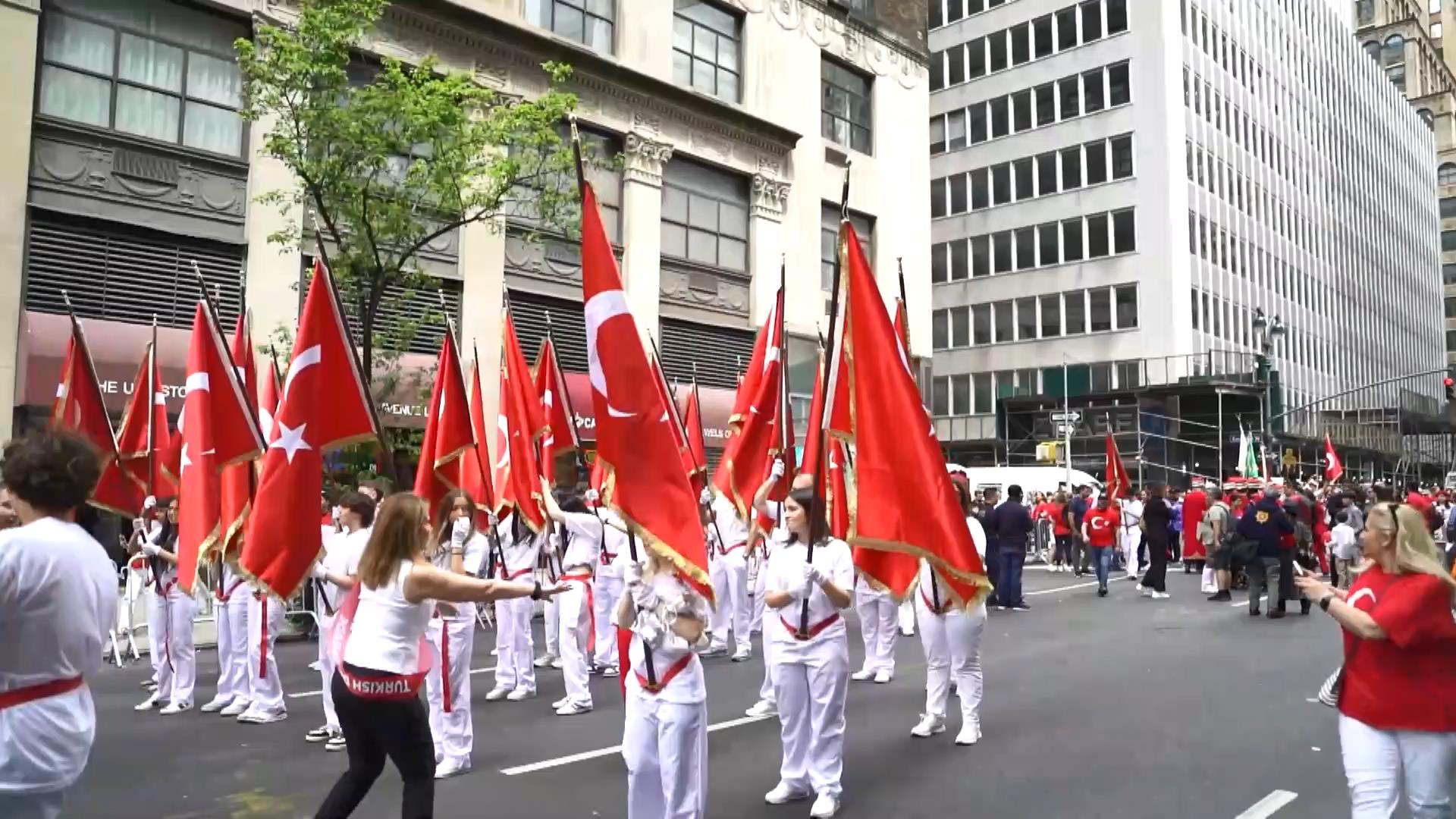 New York'ta Geleneksel Türk Günü Yürüyüşü