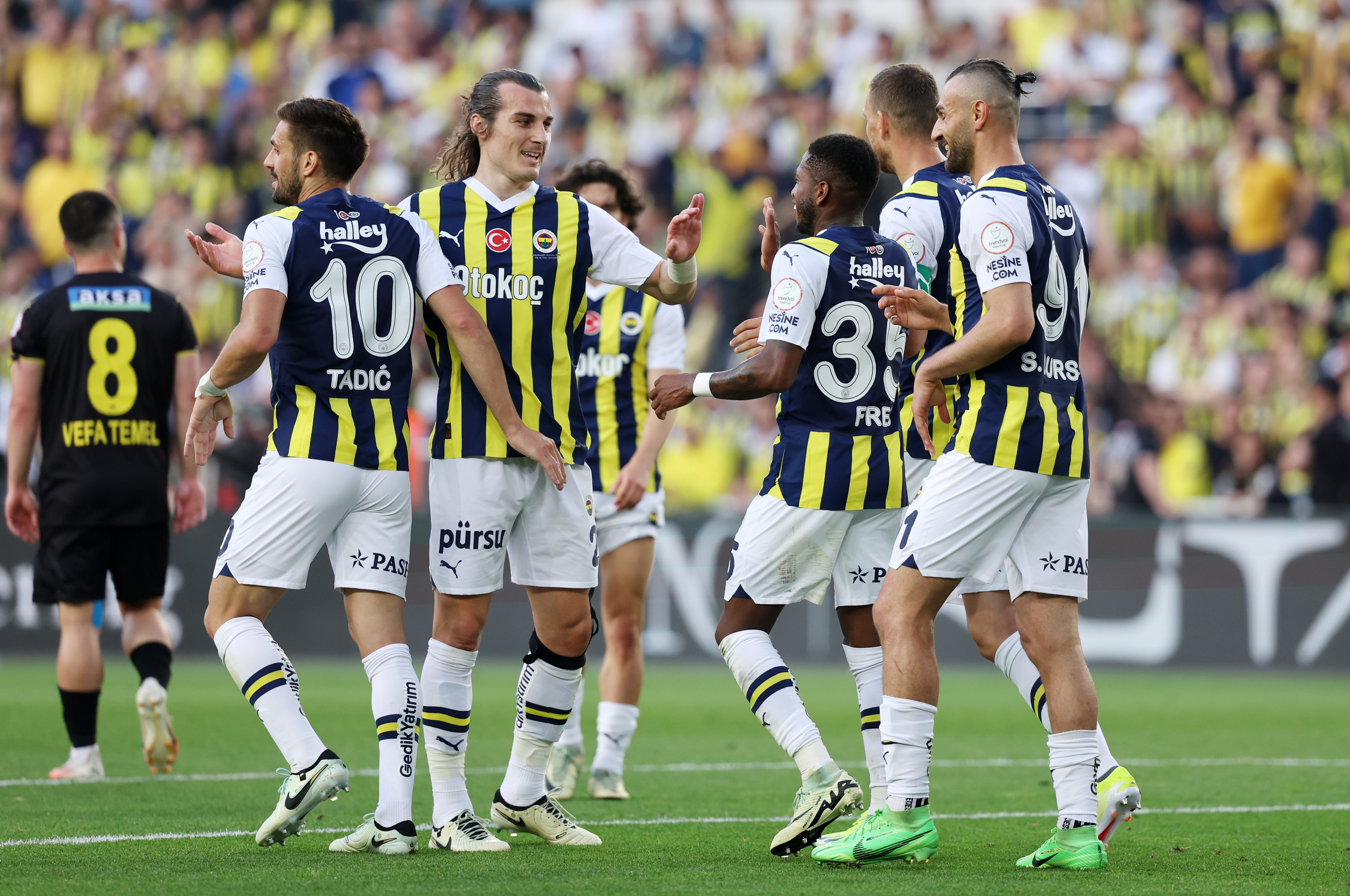 Fenerbahçe'nin mücadelesi şampiyonluğa yetmedi