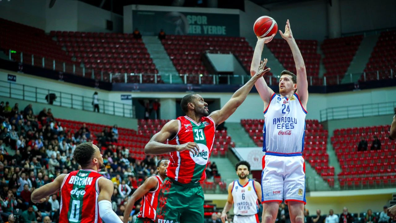 Anadolu Efes, Pınar Karşıyaka'yı konuk edecek