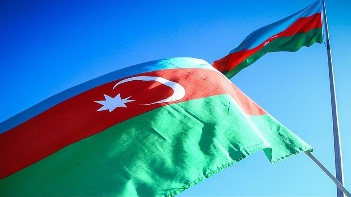 Azerbaycan, Ermenistan'dan alınan 4 köyde daha bayrakları göndere çekti