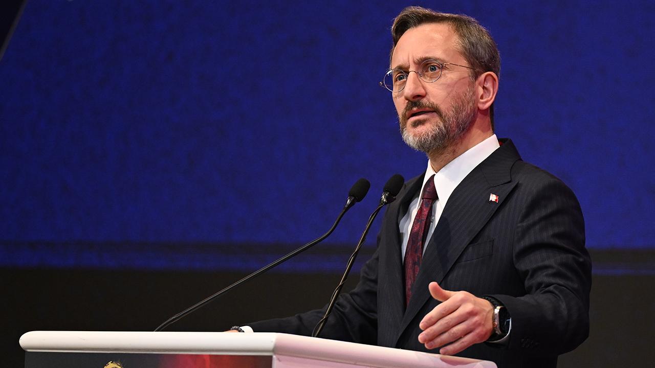 Fahrettin Altun: "Savaş bitmeli, sorumlular hesap vermeli"