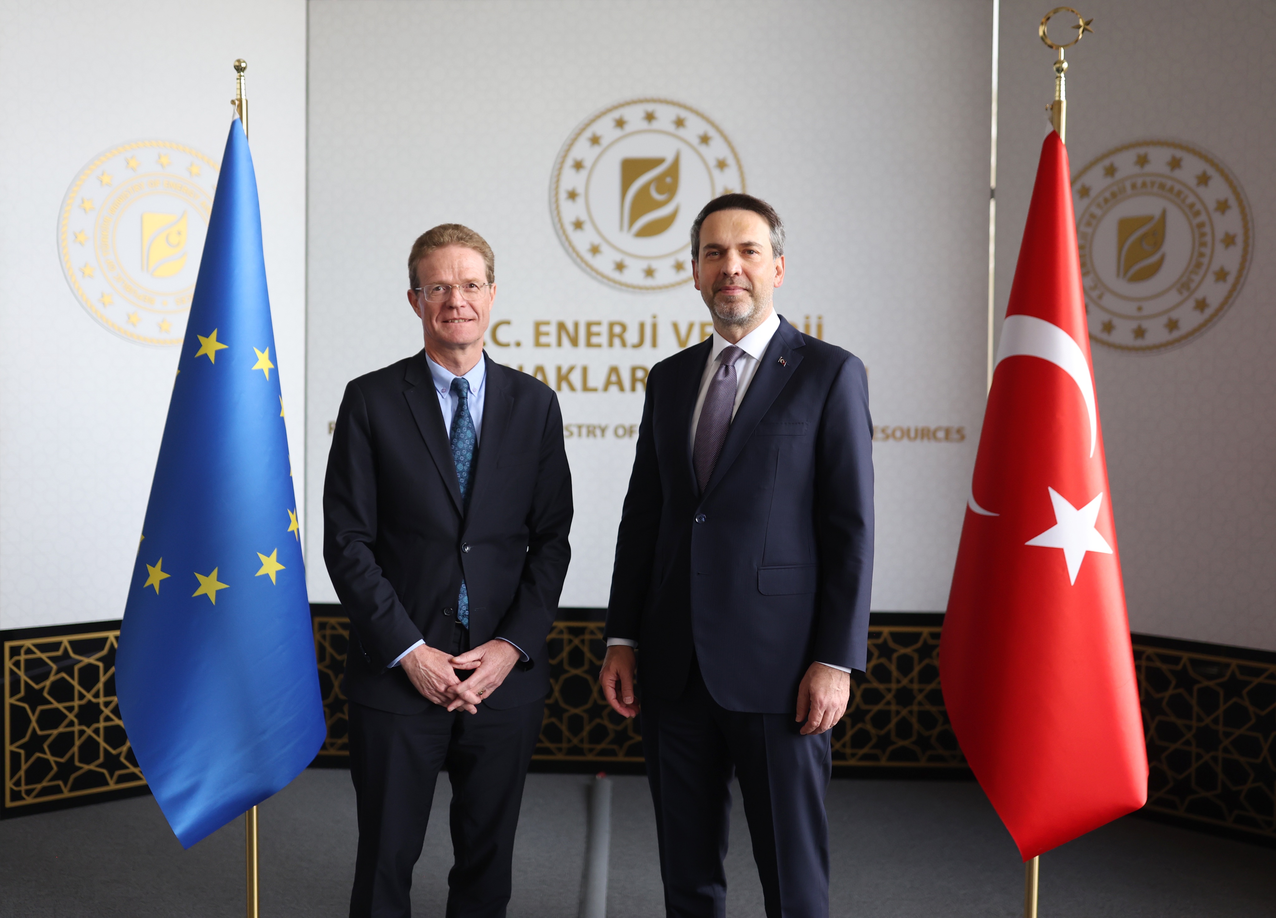 Enerji Bakanı Bayraktar, AB Türkiye Delegasyonu Başkanı ve büyükelçilerle görüştü