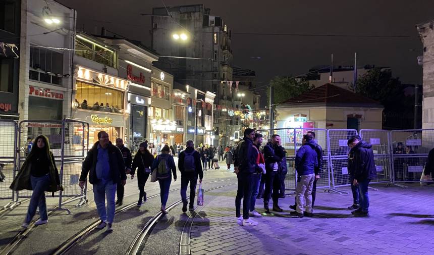 Taksim ve İstiklal Caddesi'ndeki kısıtlamalar kaldırıldı