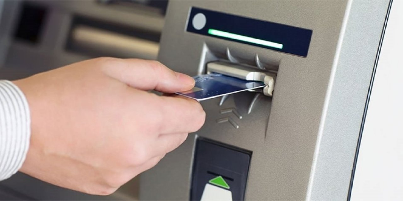 ATM'de unutulan karttan para çekmek 'hırsızlık' suçu