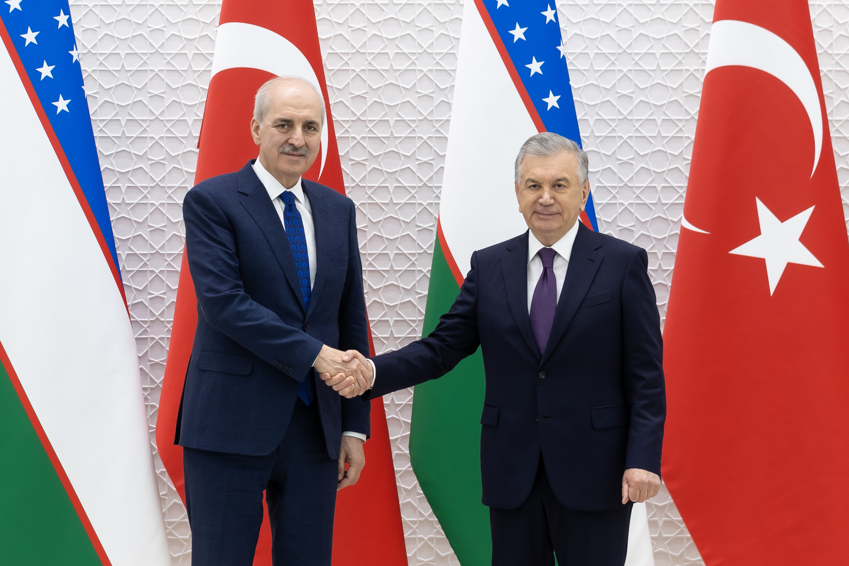 Özbekistan Cumhurbaşkanı Mirziyoyev TBMM Başkanı Kurtulmuş'u kabul etti