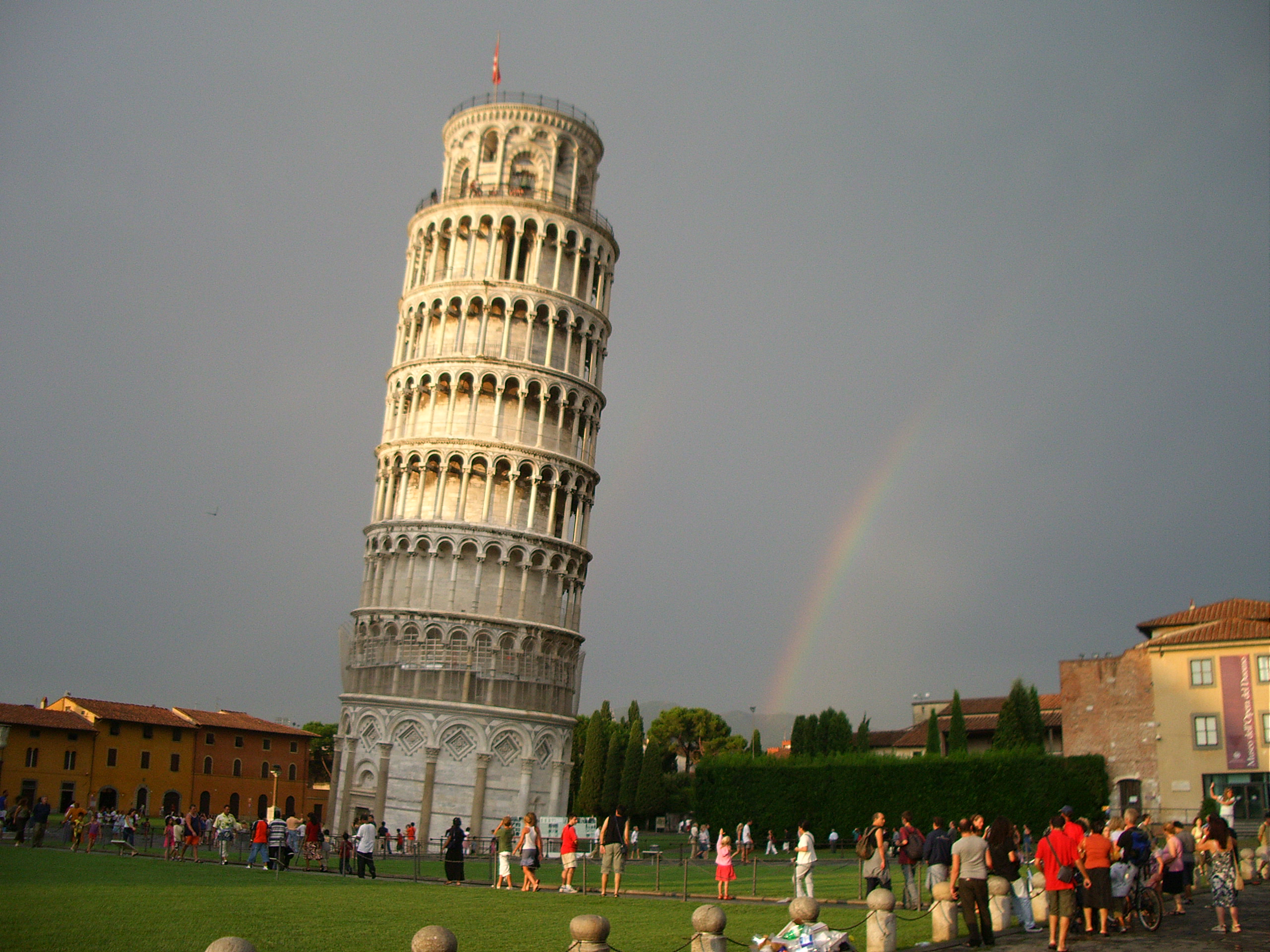 Pisa Kulesi Neden Yamuktur?