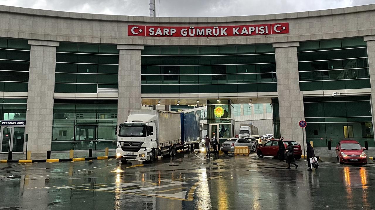 Sarp Sınır Kapısı'nda tır geçişi rekoru