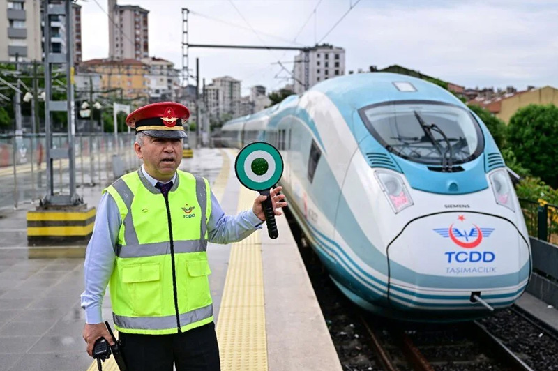 İstanbul - Sivas YHT seferleri başladı