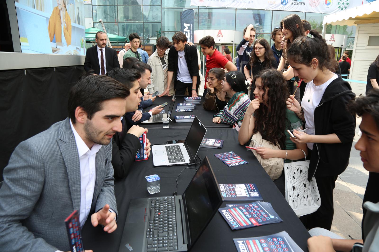 Ülkü Ocakları 20.Ankara Kitap Fuarında