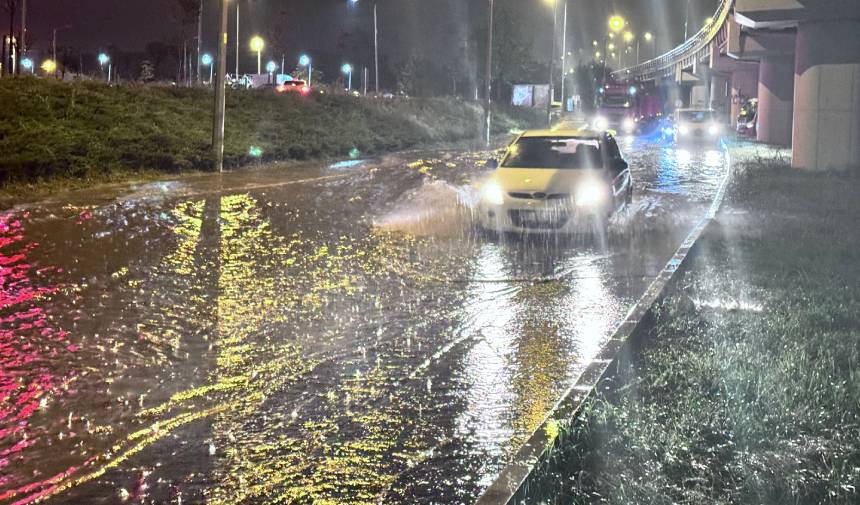 Düzce'de sağanak ve kuvvetli rüzgar etkili oldu