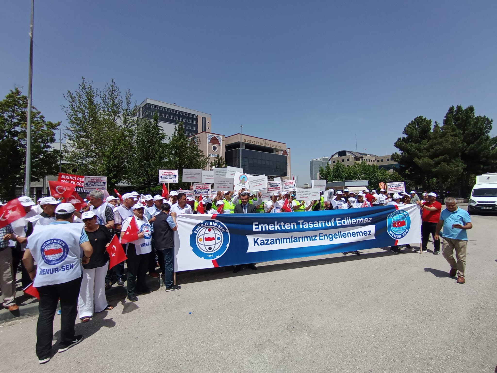 Memur-Sen ve Enerji Bir-Sen'den tasarruf tedbirlerine ilişkin açıklama