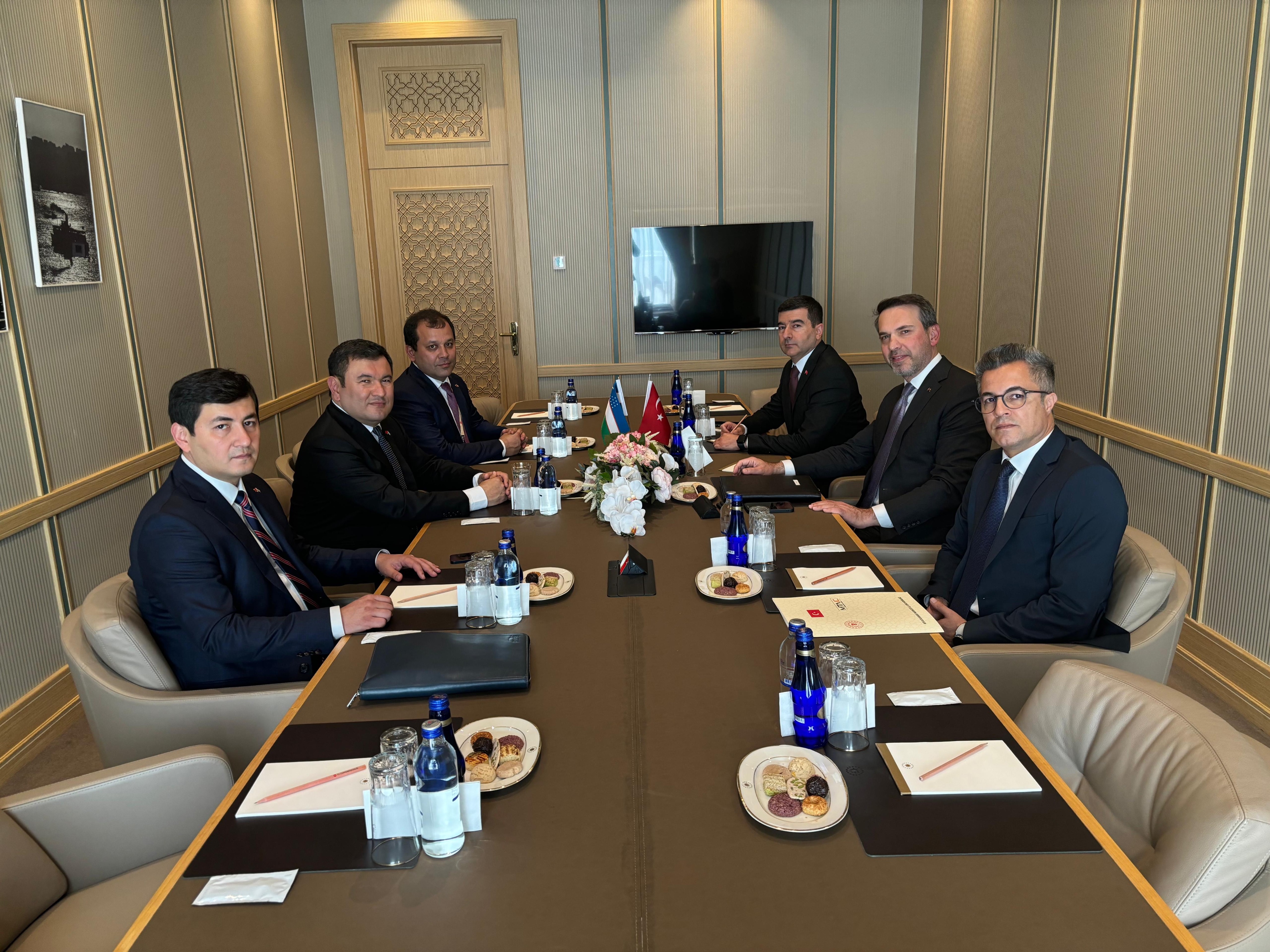 Bakan Bayraktar, Özbek mevkidaşlarıyla petrol ve doğal gaz alanlarındaki iş birliklerini değerlendirdi