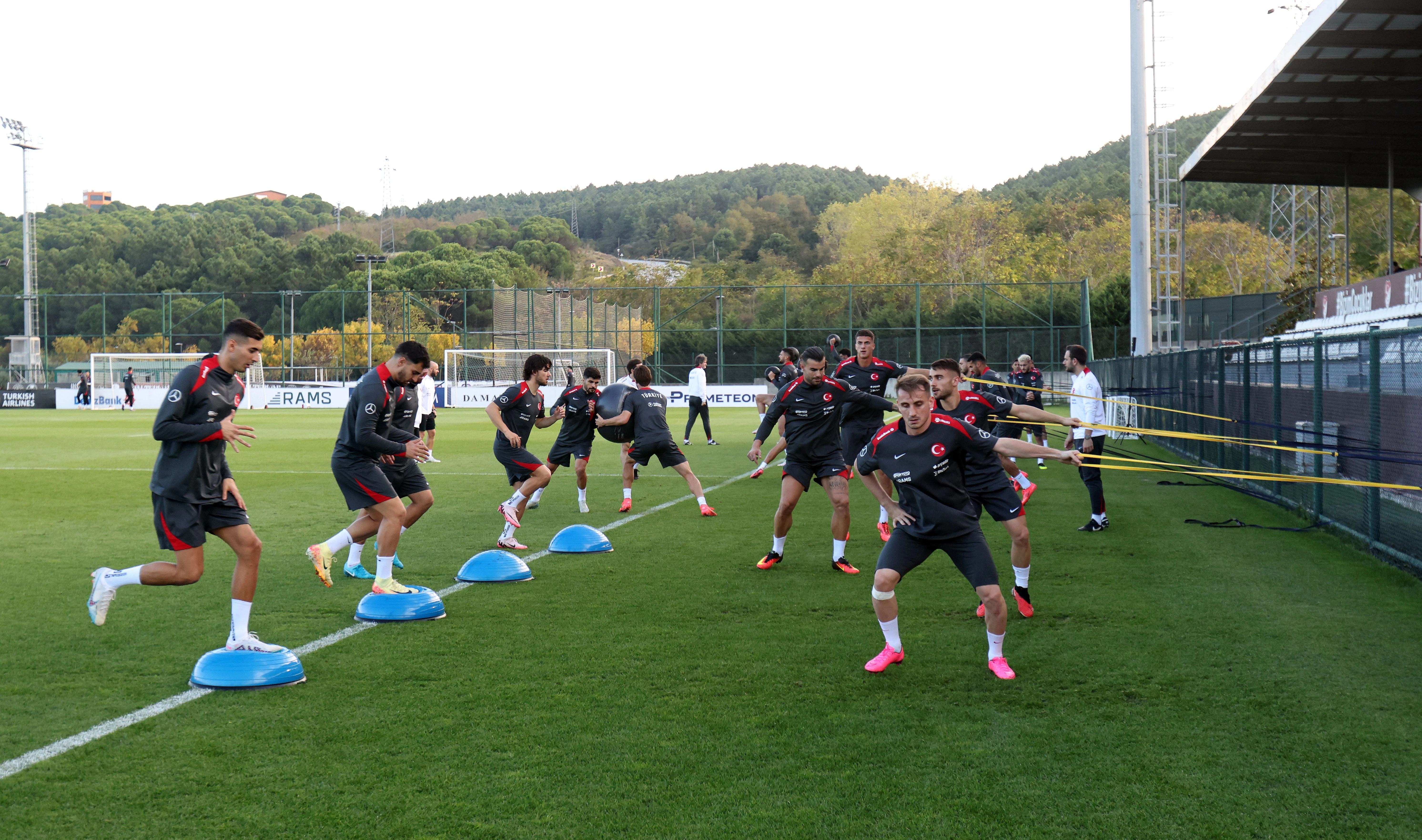 Milli Futbol Takımı, Karadağ maçı öncesi son antrenmanı gerçekleştirdi